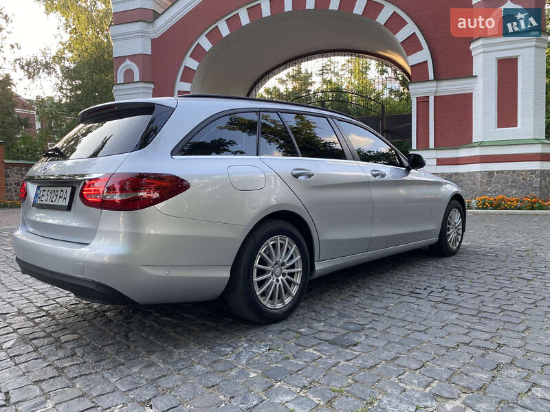 Універсал Mercedes-Benz C-Class 2015 в Києві