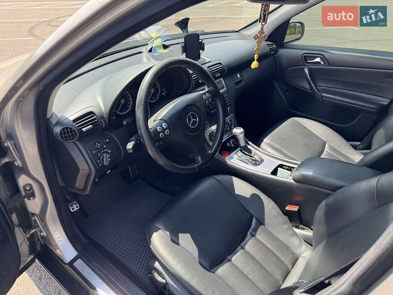 Седан Mercedes-Benz C-Class 2007 в Рівному