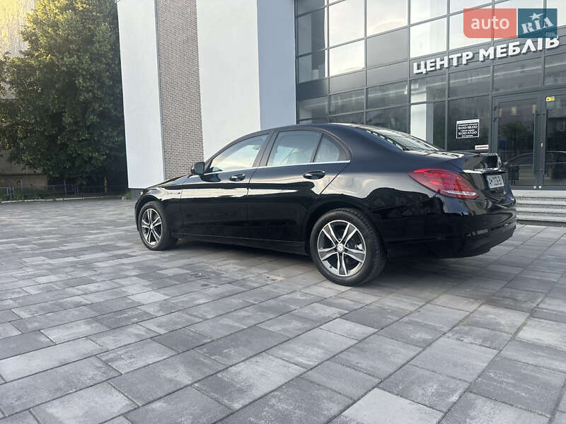 Седан Mercedes-Benz C-Class 2015 в Києві фото 10 Седан Mercedes-Benz C-Class 2015 в Києві
