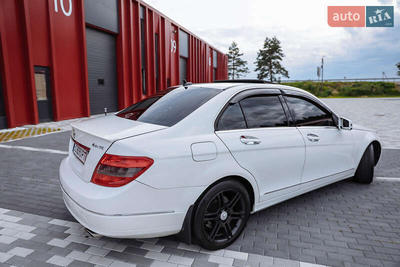 Седан Mercedes-Benz C-Class 2010 в Львове