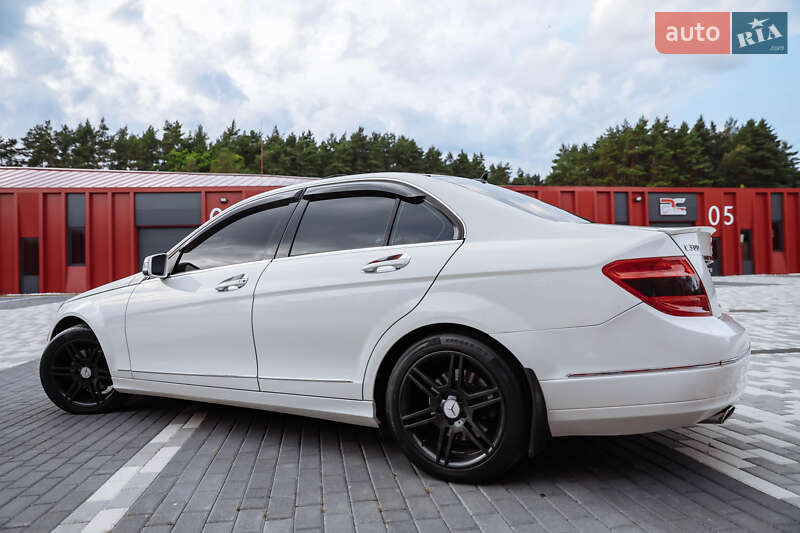 Седан Mercedes-Benz C-Class 2010 в Львове