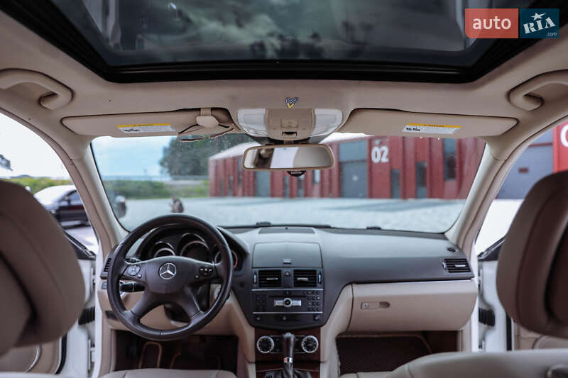 Седан Mercedes-Benz C-Class 2010 в Львове
