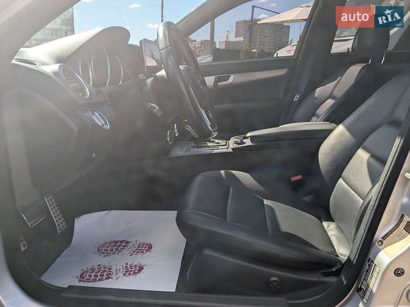 Седан Mercedes-Benz C-Class 2011 в Києві