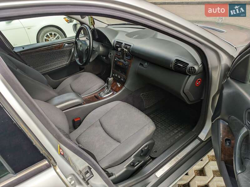 Универсал Mercedes-Benz C-Class 2003 в Тернополе