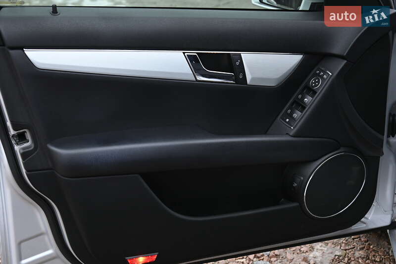 Седан Mercedes-Benz C-Class 2009 в Бердичеві