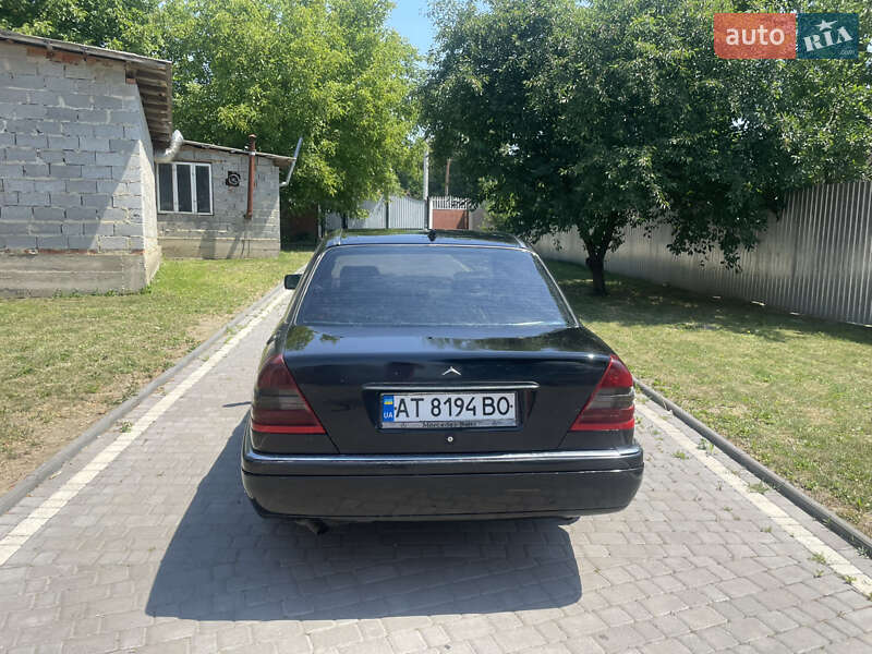 Седан Mercedes-Benz C-Class 1994 в Чернівцях