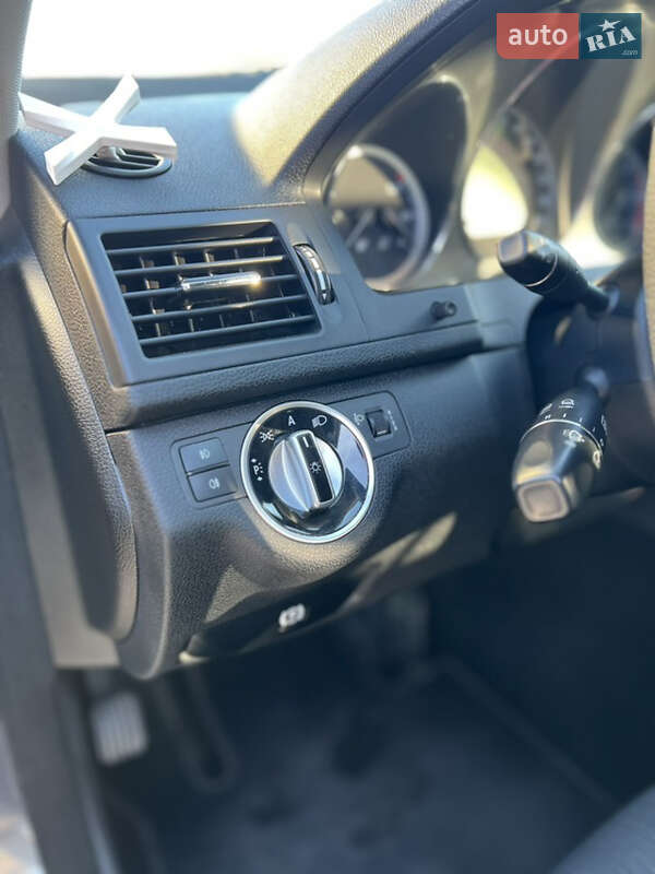 Седан Mercedes-Benz C-Class 2010 в Тернополе