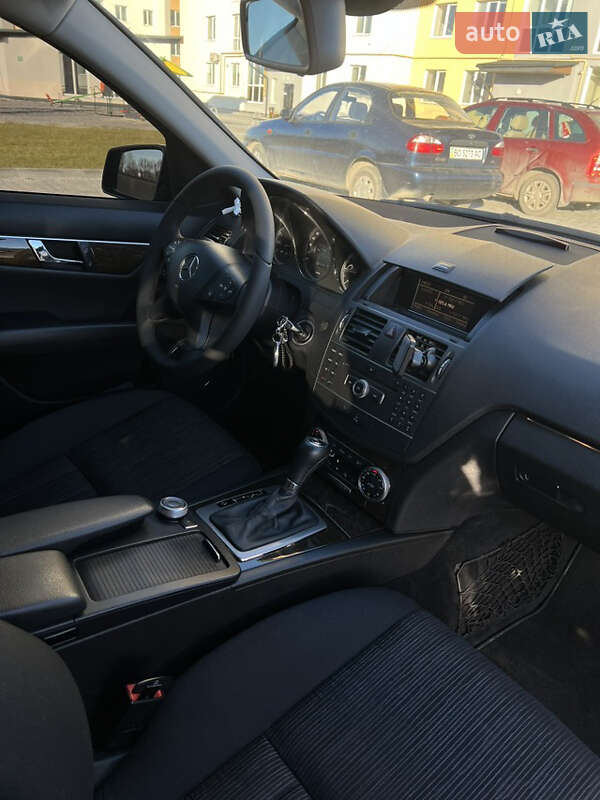 Седан Mercedes-Benz C-Class 2010 в Тернополе