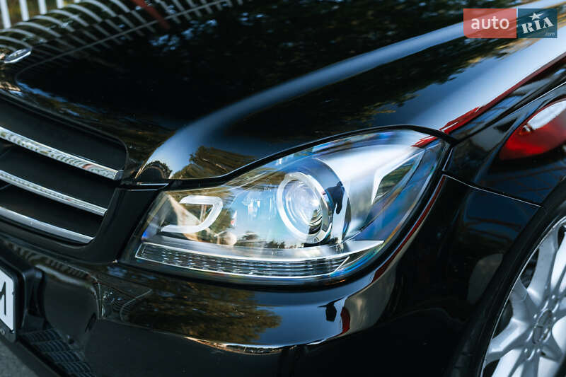 Седан Mercedes-Benz C-Class 2013 в Днепре
