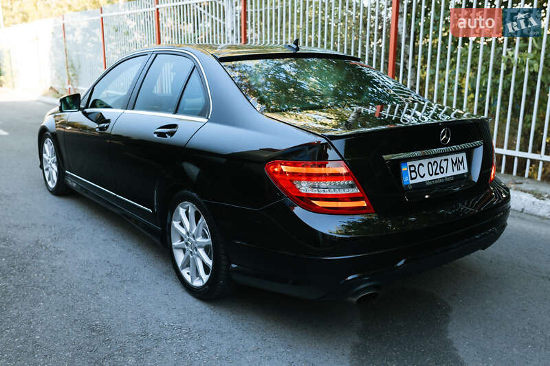 Седан Mercedes-Benz C-Class 2013 в Днепре