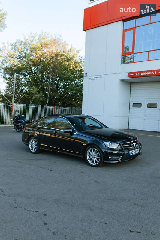 Седан Mercedes-Benz C-Class 2013 в Днепре