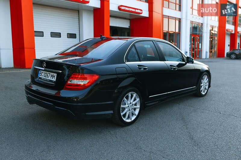Седан Mercedes-Benz C-Class 2013 в Днепре
