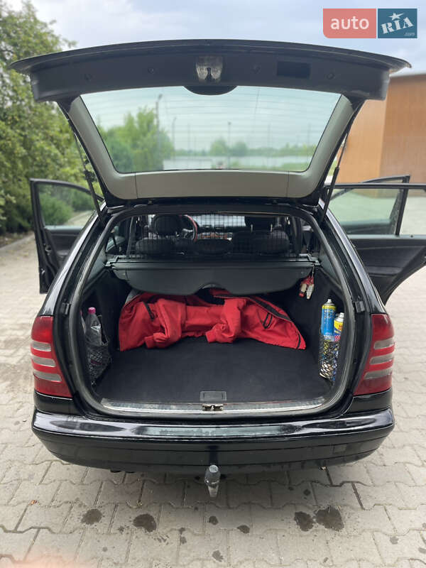 Универсал Mercedes-Benz C-Class 2002 в Черновцах