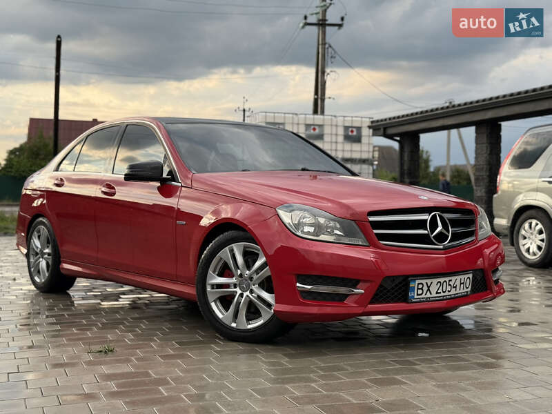 Седан Mercedes-Benz C-Class 2011 в 