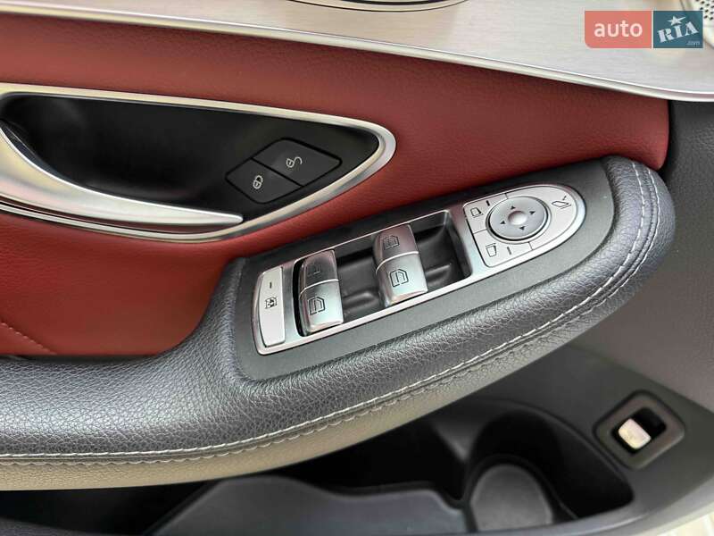 Седан Mercedes-Benz C-Class 2018 в Львове