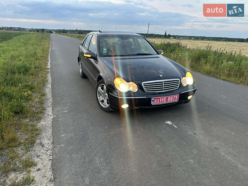 Седан Mercedes-Benz C-Class 2003 в Луцке