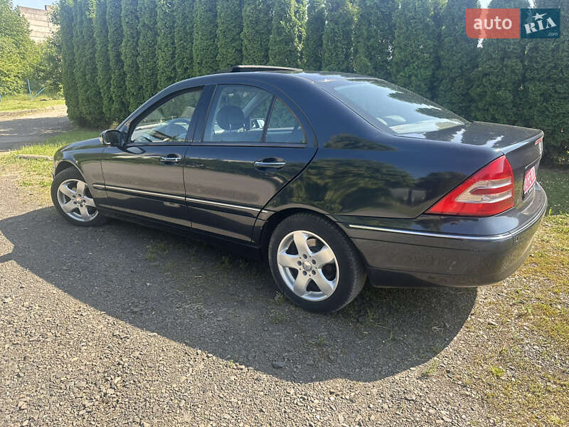 Седан Mercedes-Benz C-Class 2003 в Луцке