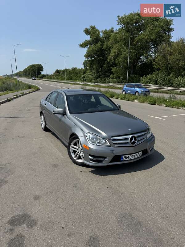 Седан Mercedes-Benz C-Class 2011 в Сумах