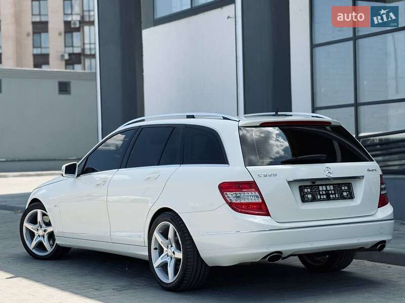 Універсал Mercedes-Benz C-Class 2009 в Києві