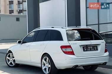 Универсал Mercedes-Benz C-Class 2009 в 