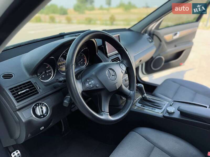 Універсал Mercedes-Benz C-Class 2009 в Києві