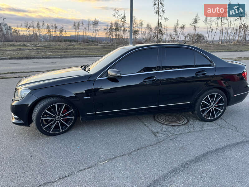 Седан Mercedes-Benz C-Class 2011 в Харькове