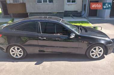 Купе Mercedes-Benz C-Class 2003 в 