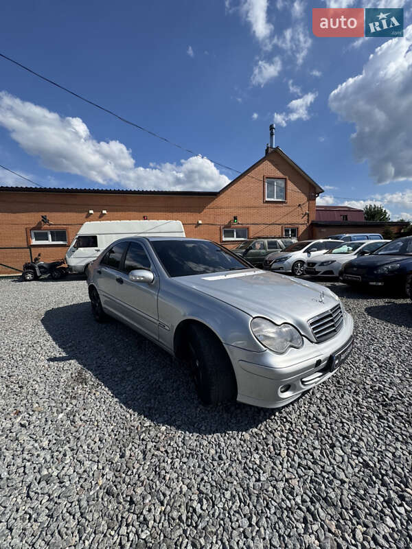 Седан Mercedes-Benz C-Class 2000 в Дергачах