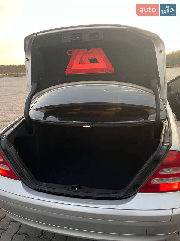 Седан Mercedes-Benz C-Class 2002 в Рава-Руській