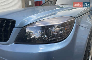 Седан Mercedes-Benz C-Class 2011 в 