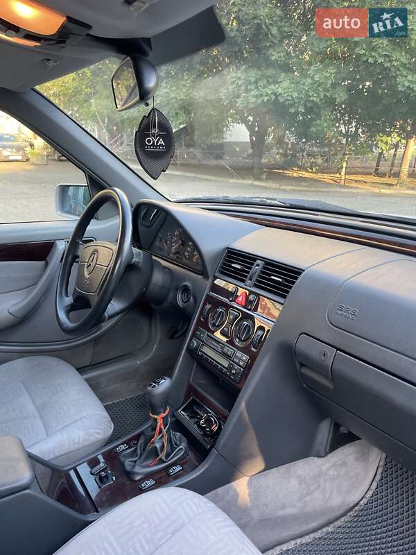 Седан Mercedes-Benz C-Class 1997 в Одесі