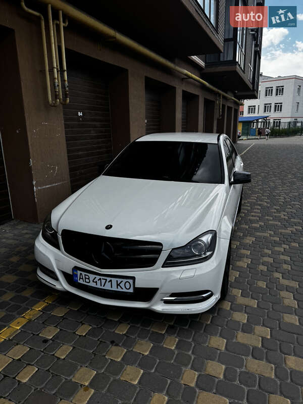 Mercedes-Benz C-Class 2011
