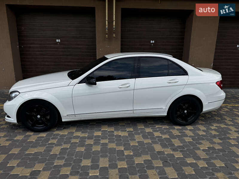 Седан Mercedes-Benz C-Class 2011 в Вінниці