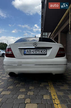Седан Mercedes-Benz C-Class 2011 в 