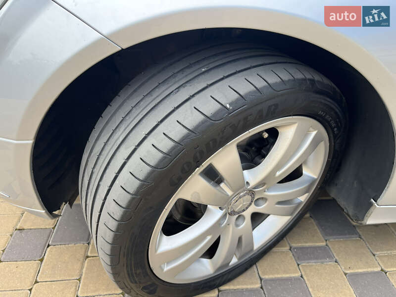 Седан Mercedes-Benz C-Class 2008 в Могилев-Подольске