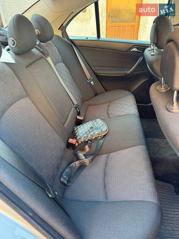 Седан Mercedes-Benz C-Class 2004 в Ивано-Франковске