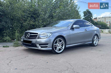 Купе Mercedes-Benz C-Class 2015 в 