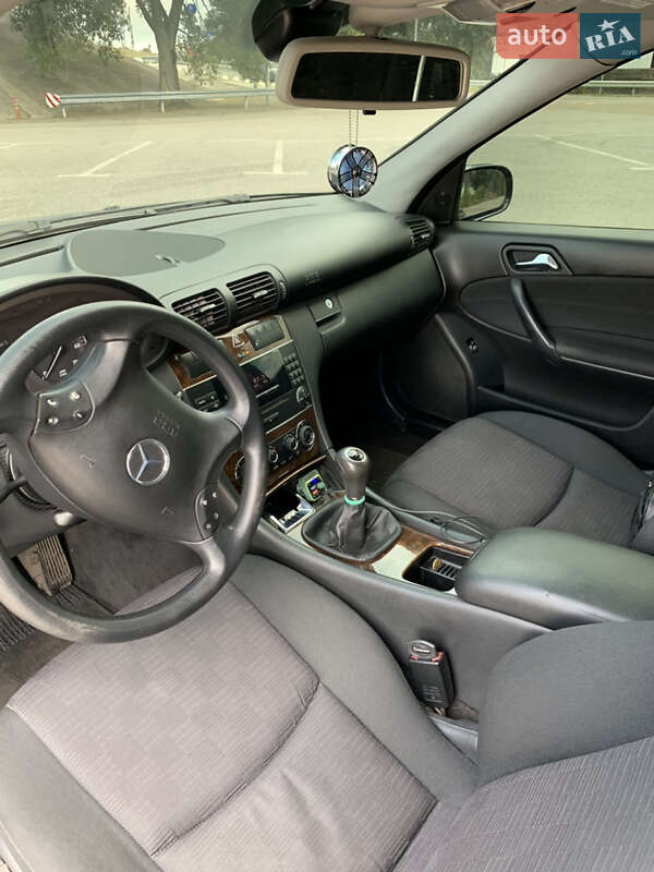 Седан Mercedes-Benz C-Class 2004 в Киеве фото 8 Седан Mercedes-Benz C-Class 2004 в Киеве