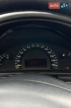 Седан Mercedes-Benz C-Class 2002 в 