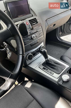 Седан Mercedes-Benz C-Class 2010 в 
