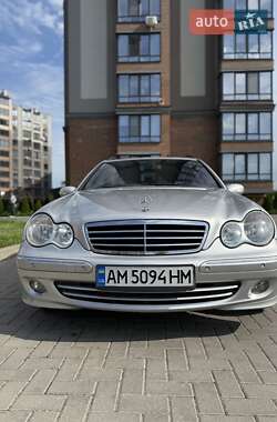 Универсал Mercedes-Benz C-Class 2004 в 