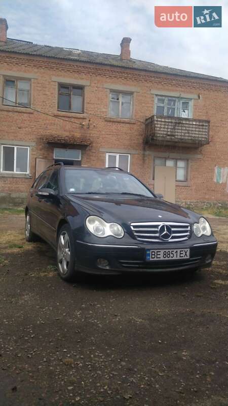 Mercedes-Benz C-Class 2004