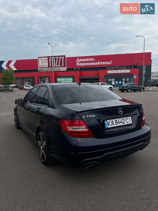 Седан Mercedes-Benz C-Class 2011 в Києві