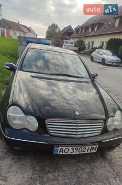 Седан Mercedes-Benz C-Class 2000 в Ужгороді
