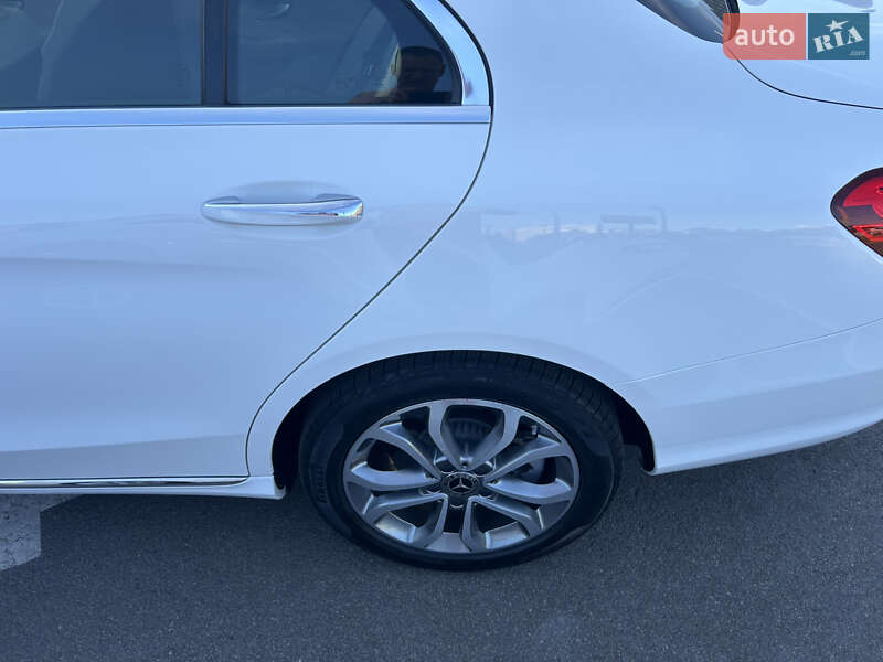 Седан Mercedes-Benz C-Class 2017 в Киеве