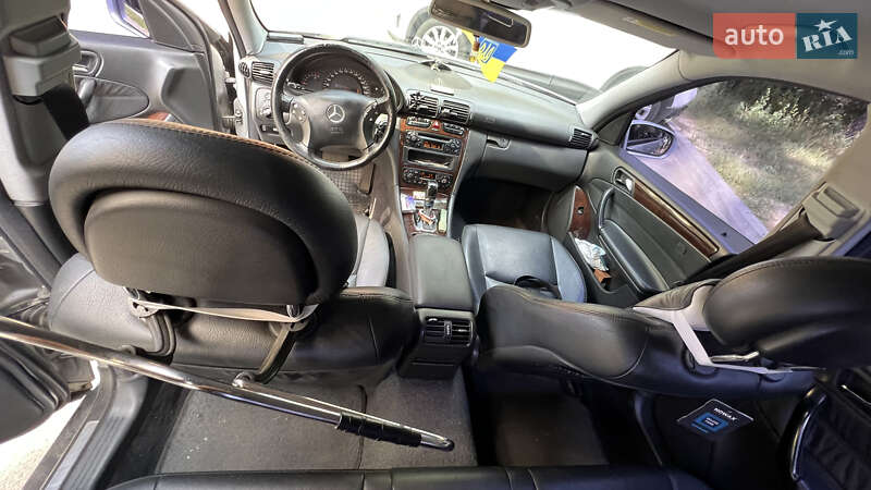 Седан Mercedes-Benz C-Class 2003 в Чернігові