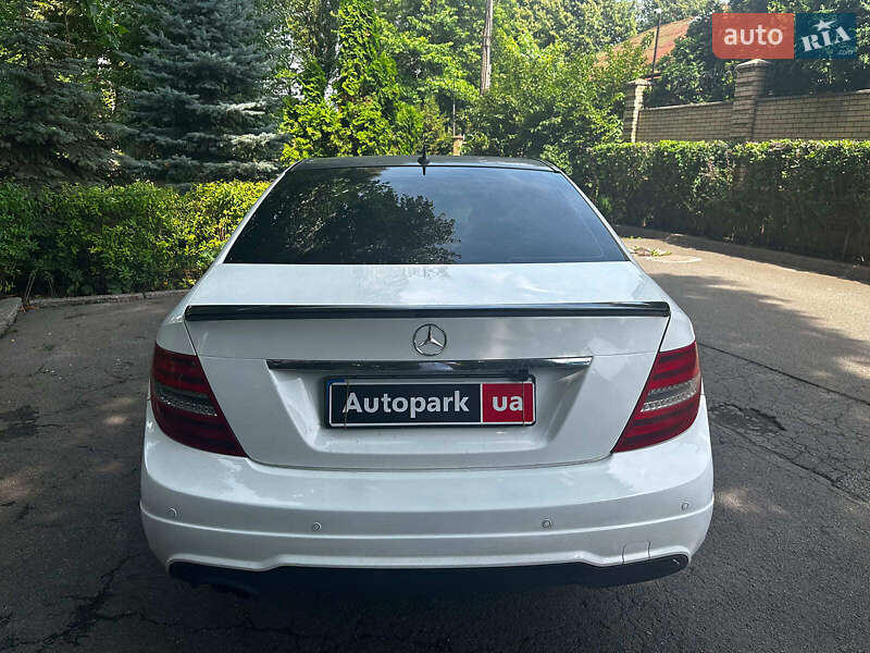 Седан Mercedes-Benz C-Class 2012 в Киеве