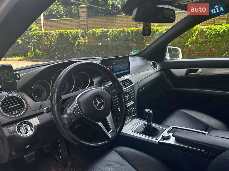Седан Mercedes-Benz C-Class 2012 в Киеве