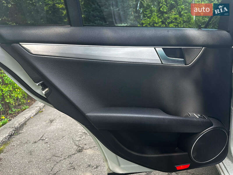 Седан Mercedes-Benz C-Class 2012 в Киеве