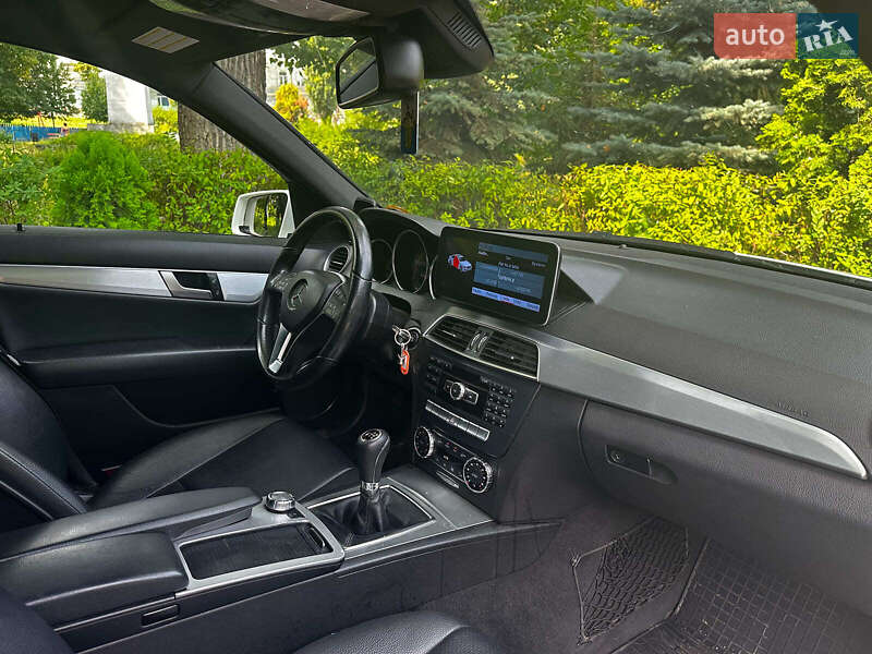 Седан Mercedes-Benz C-Class 2012 в Киеве
